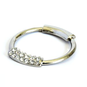 Argollas con piedras de cristal